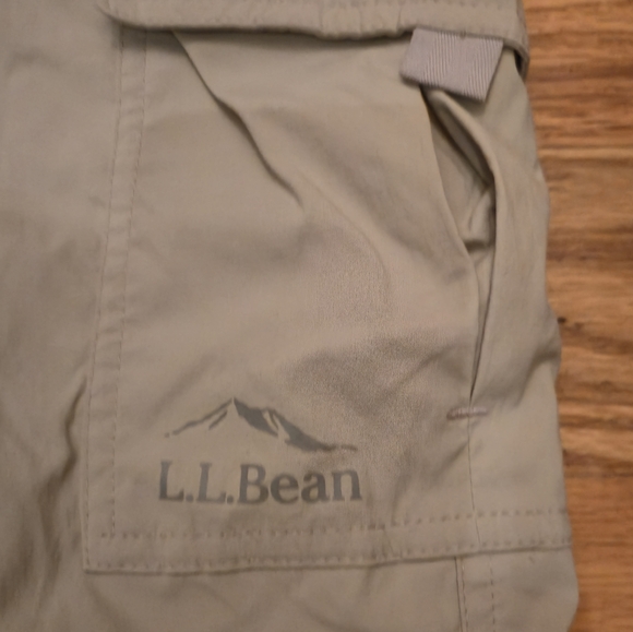 Mens LLBean Tropicwear Pants, Large (36-38) with 32" inseam - Picture 3 of 5